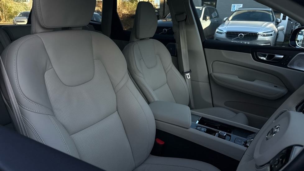Used Volvo XC60 2025 for sale - 76942929: Photo 37