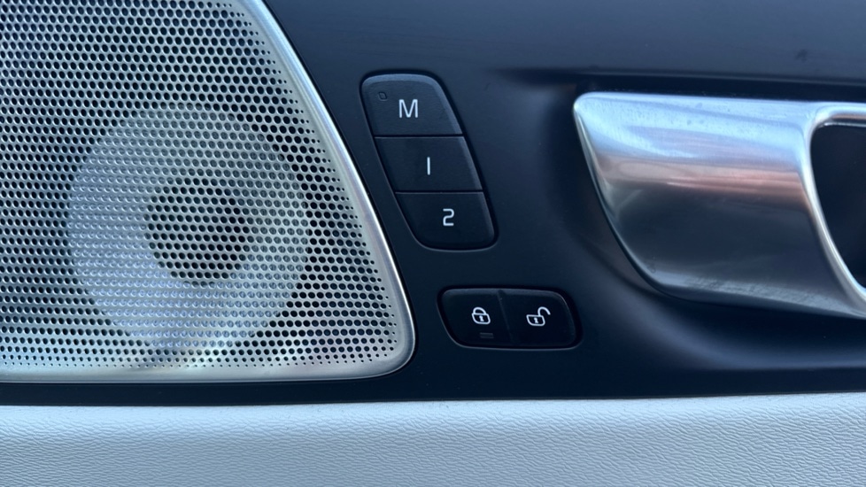 Used Volvo XC60 2025 for sale - 76942929: Photo 39