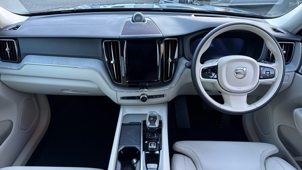 Used Volvo XC60 2025 for sale - 76942929: Photo 5