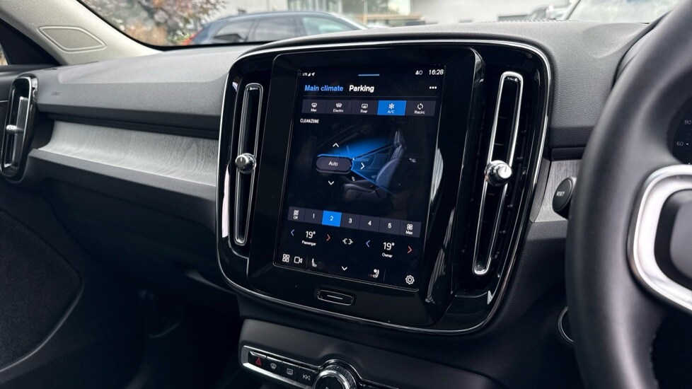 Used Volvo XC40 2025 for sale - 75921912: Photo 18