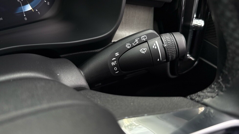 Used Volvo XC40 2025 for sale - 75921912: Photo 24