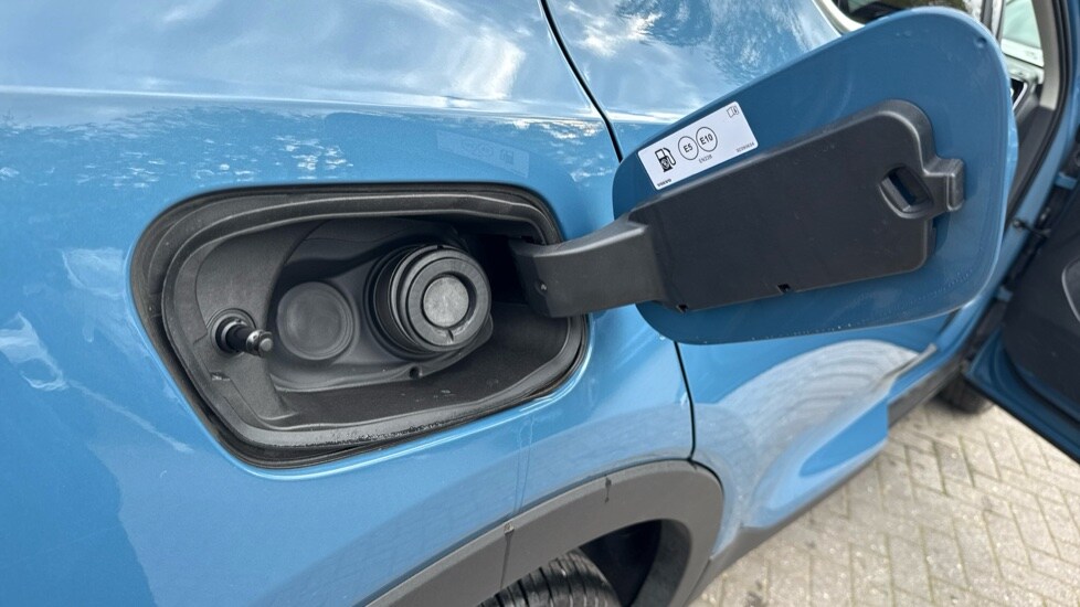 Used Volvo XC40 2025 for sale - 75921912: Photo 35