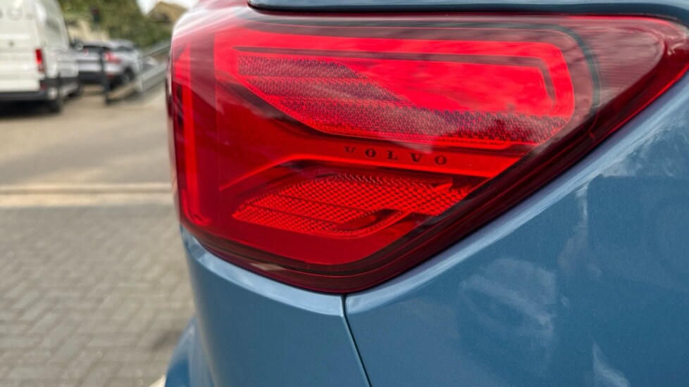 Used Volvo XC40 2025 for sale - 75921912: Photo 41