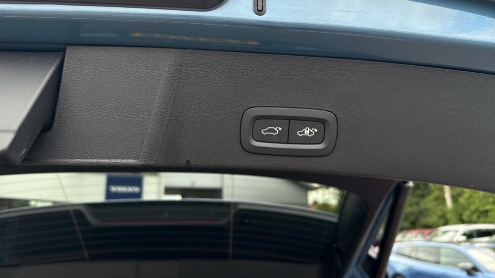 Used Volvo XC40 2025 for sale - 75921912: Photo 46