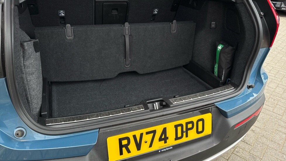 Used Volvo XC40 2025 for sale - 75921912: Photo 48