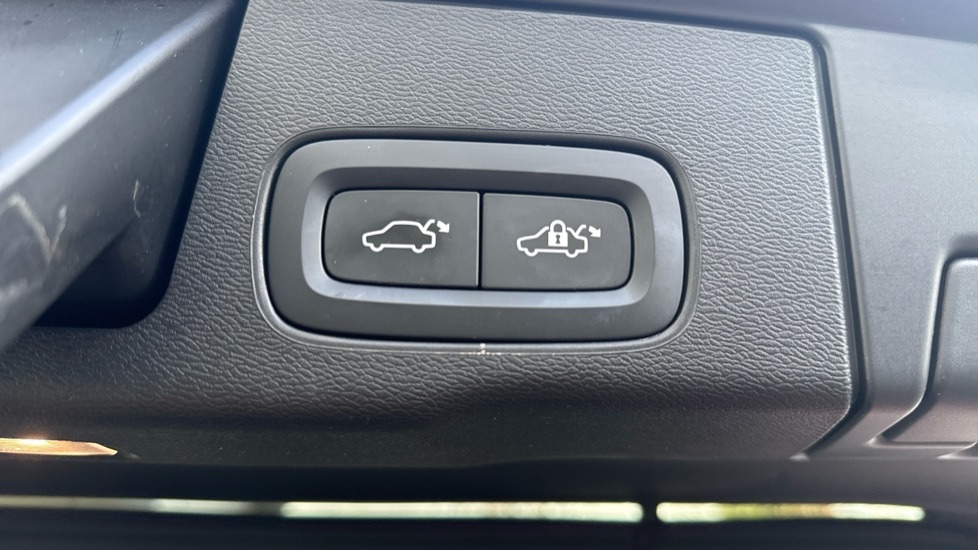 Used Volvo XC60 2022 for sale - 76942976: Photo 18