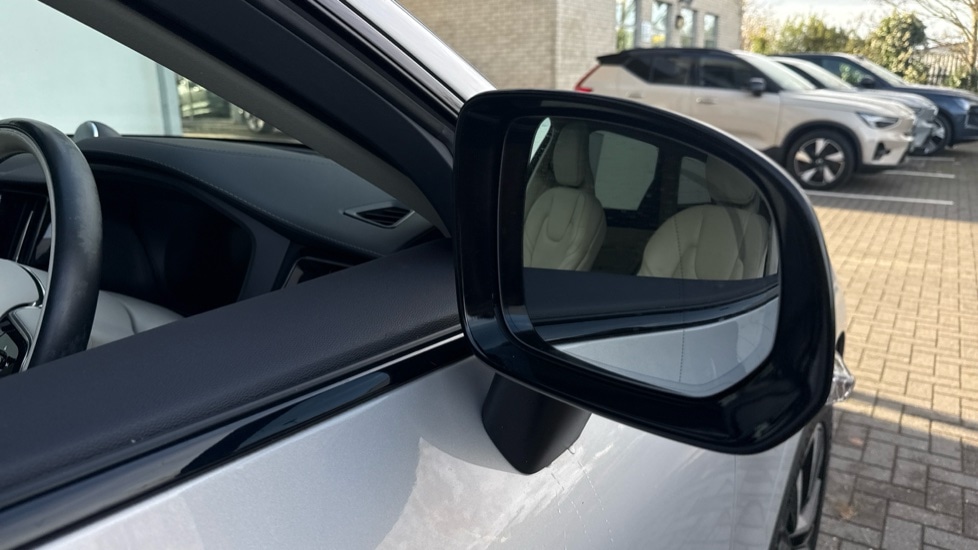 Used Volvo XC60 2022 for sale - 76942976: Photo 23