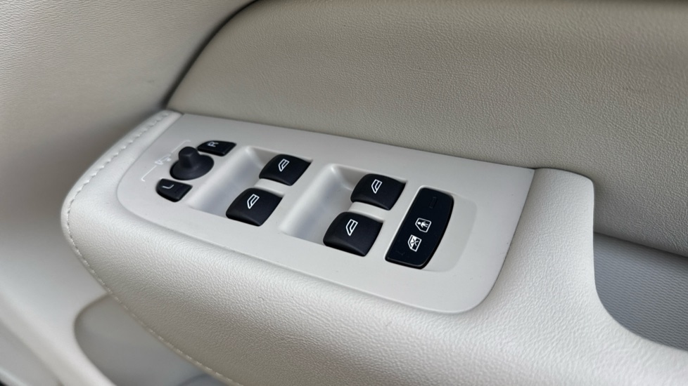 Used Volvo XC60 2022 for sale - 76942976: Photo 33