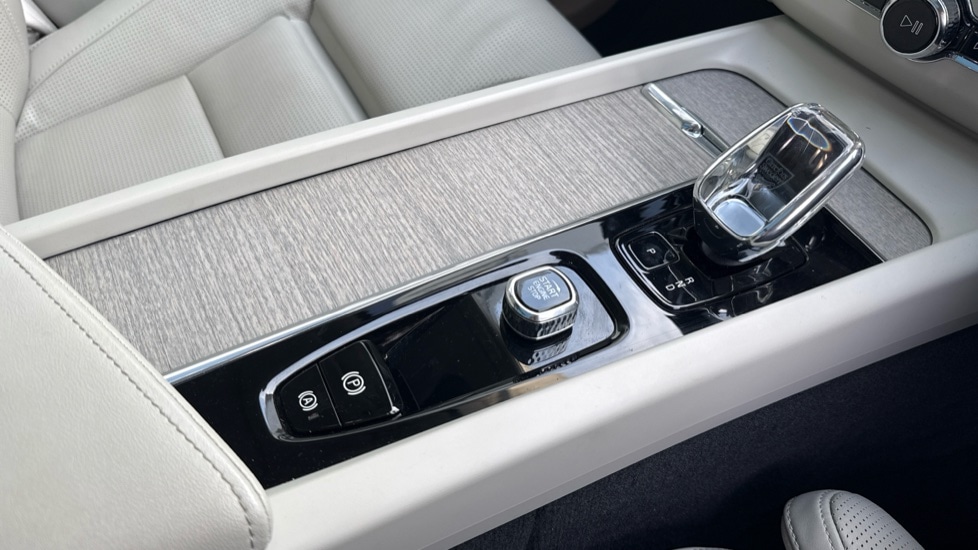 Used Volvo XC60 2022 for sale - 76942976: Photo 40