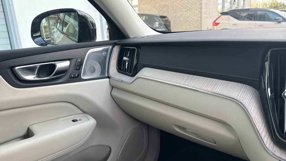 Used Volvo XC60 2022 for sale - 76942976: Photo 46