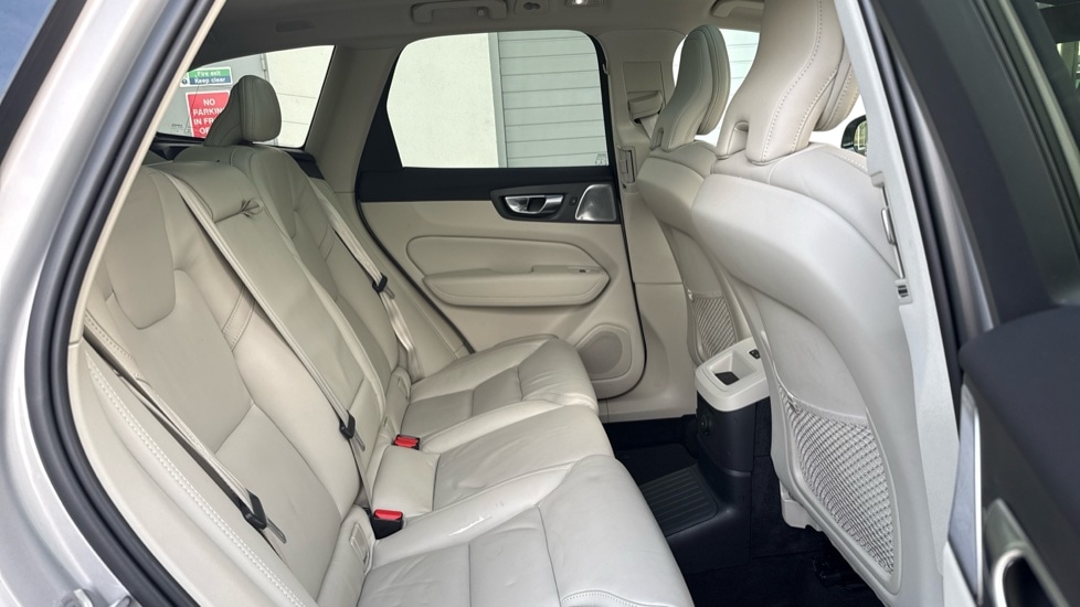 Used Volvo XC60 2022 for sale - 76942976: Photo 6