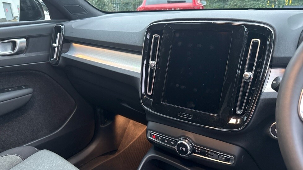 Used Volvo XC40 2024 for sale - 77457768: Photo 32