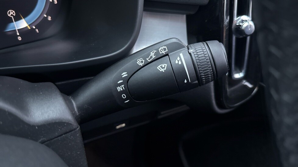 Used Volvo XC40 2024 for sale - 77457768: Photo 40