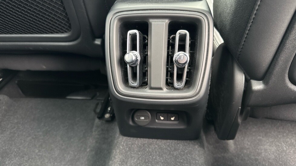 Used Volvo XC40 2023 for sale - 76092102: Photo 15