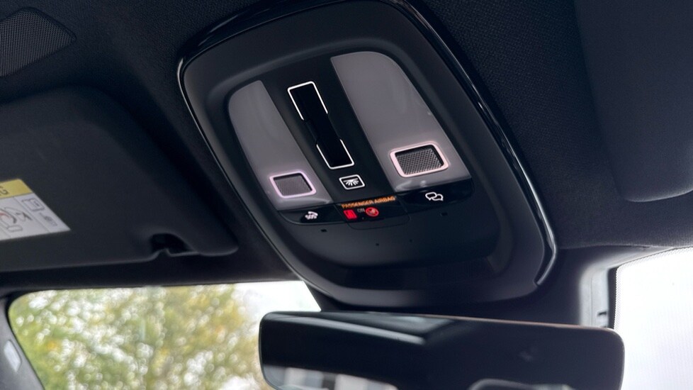 Used Volvo XC40 2023 for sale - 76092102: Photo 24