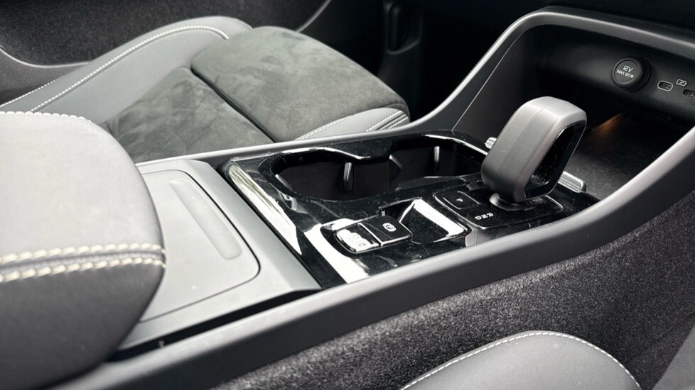 Used Volvo XC40 2023 for sale - 76092102: Photo 27