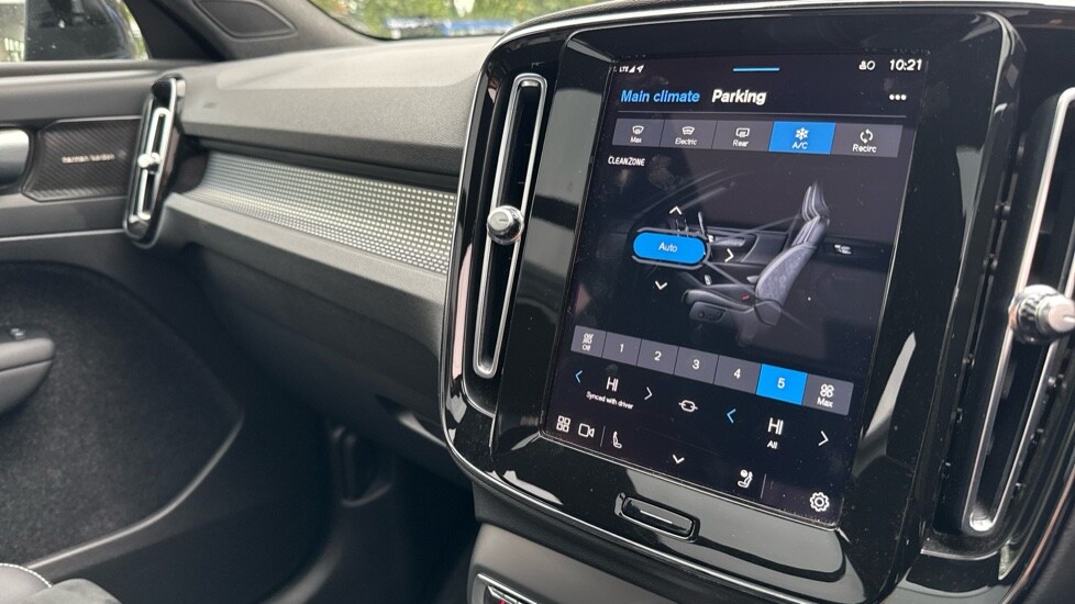 Used Volvo XC40 2023 for sale - 76092102: Photo 30