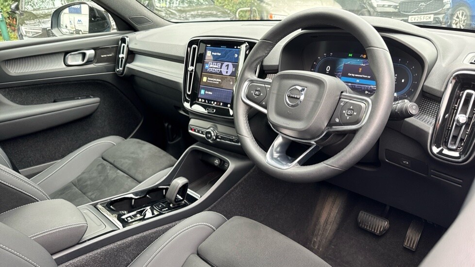 Used Volvo XC40 2023 for sale - 76092102: Photo 4