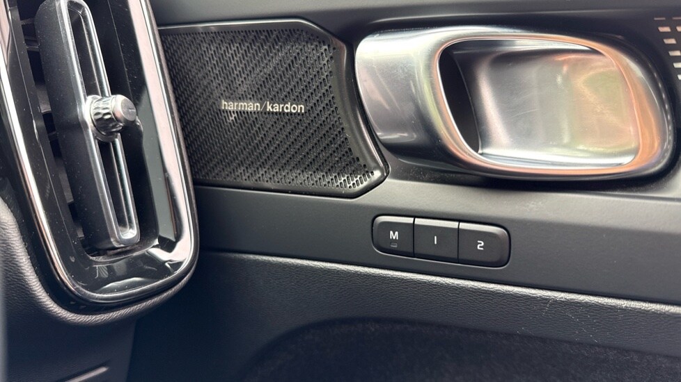 Used Volvo XC40 2023 for sale - 76092102: Photo 43