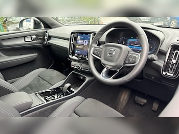 Used Volvo XC40 2023 for sale - 76092102: Photo