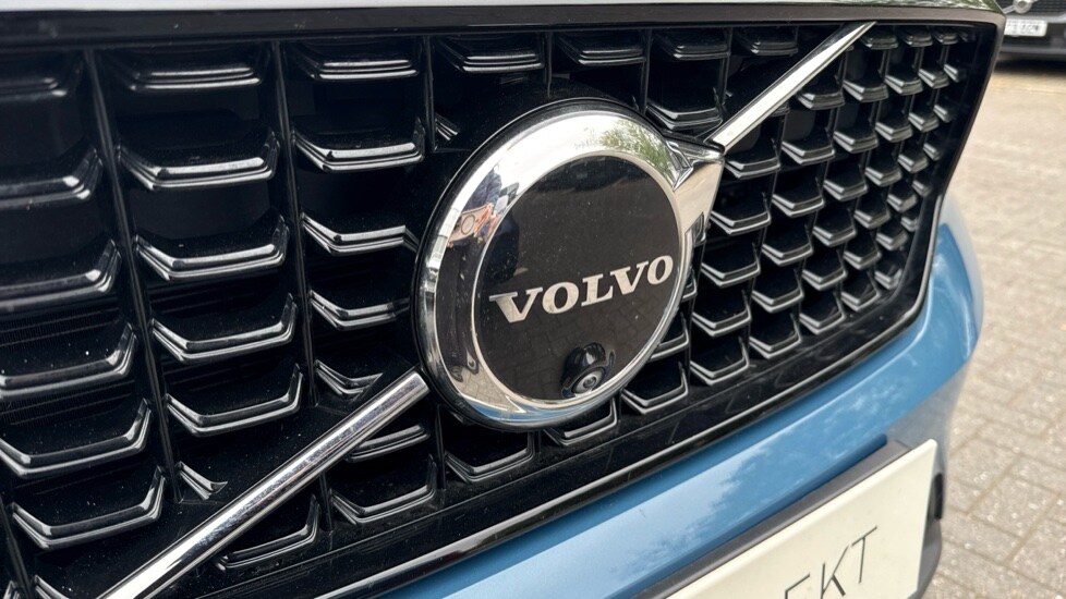 Used Volvo XC40 2023 for sale - 76092102: Photo 56