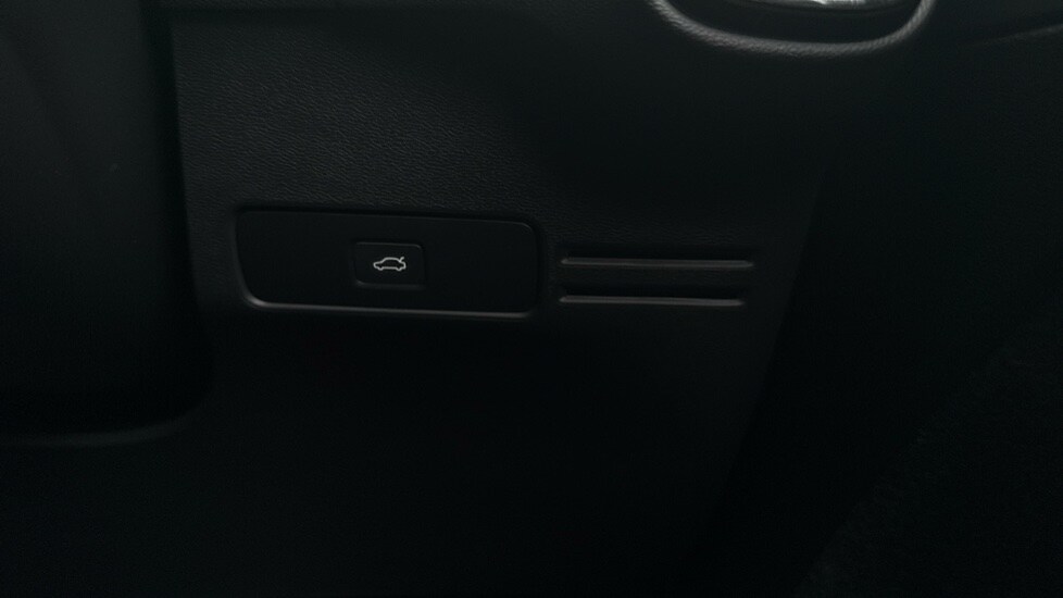 Used Volvo XC40 2025 for sale - 75921916: Photo 31