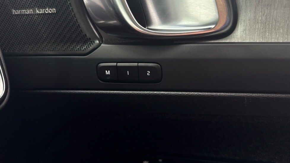 Used Volvo XC40 2025 for sale - 75921916: Photo 33