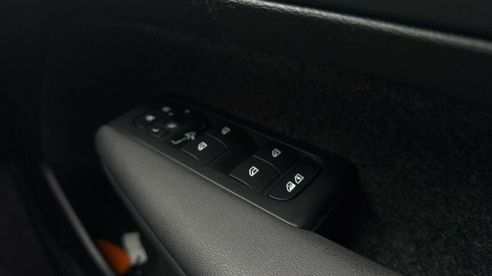 Used Volvo XC40 2025 for sale - 75921916: Photo 34