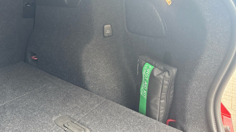 Used Volvo XC40 2025 for sale - 75921916: Photo 45