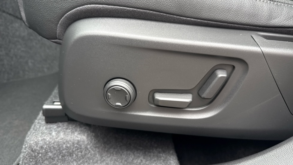 Used Volvo XC40 2026 for sale - 78094576: Photo 34