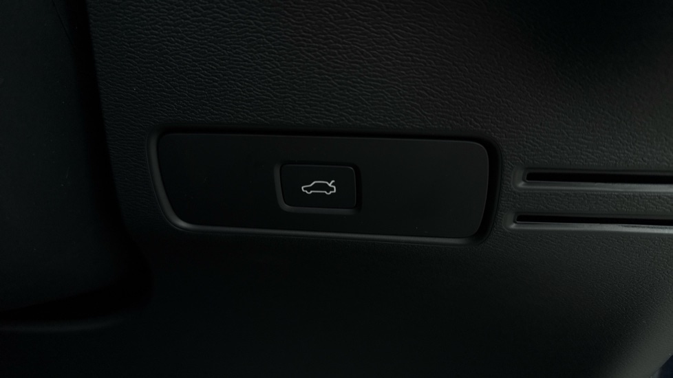 Used Volvo XC40 2026 for sale - 78094576: Photo 40