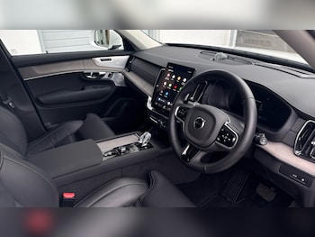 Used Volvo XC90 2025 for sale - 76438155: Photo