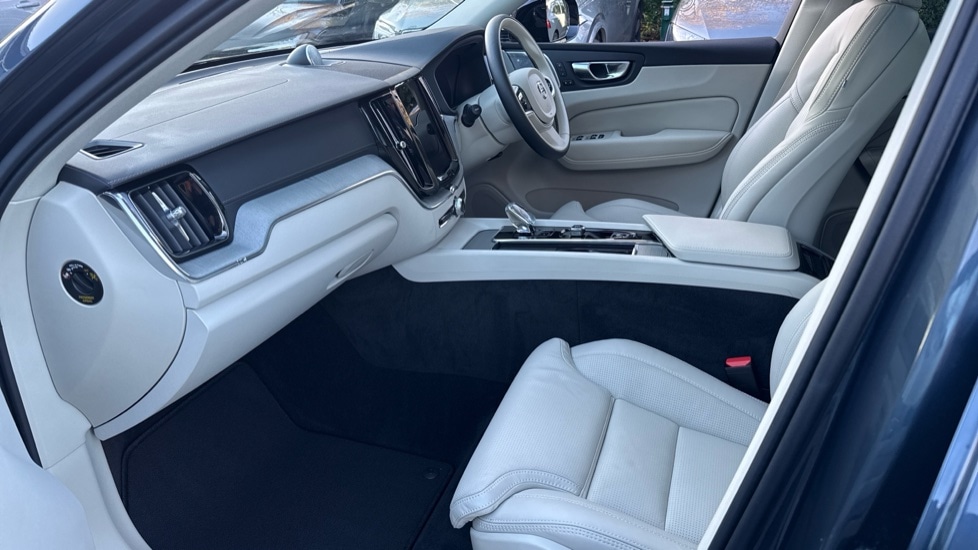 Used Volvo XC60 2025 for sale - 77339293: Photo 30