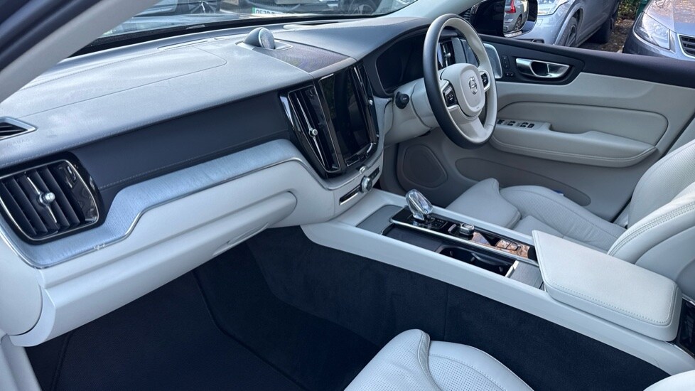 Used Volvo XC60 2025 for sale - 77339293: Photo 31