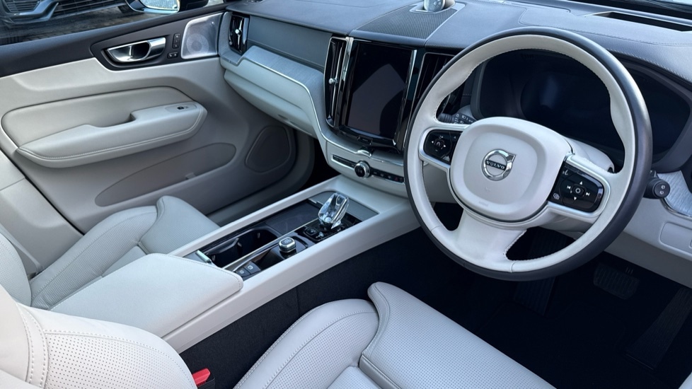 Used Volvo XC60 2025 for sale - 77339293: Photo 4