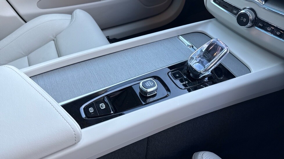 Used Volvo XC60 2025 for sale - 77339293: Photo 43