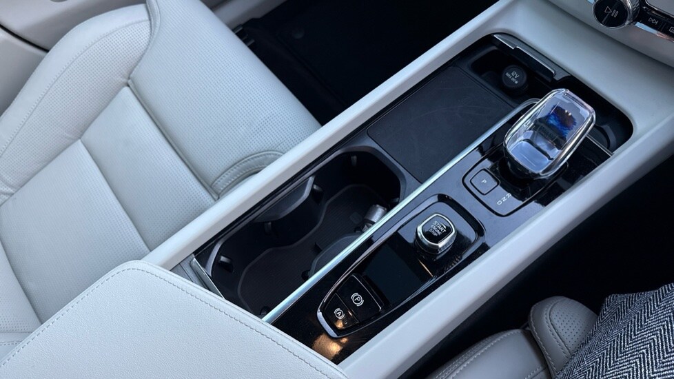 Used Volvo XC60 2025 for sale - 77339293: Photo 51