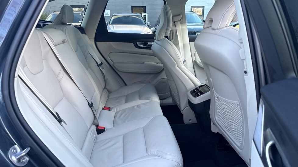 Used Volvo XC60 2025 for sale - 77339293: Photo 6