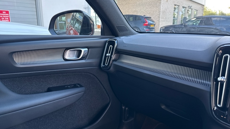 Used Volvo XC40 2021 for sale - 76523527: Photo 19