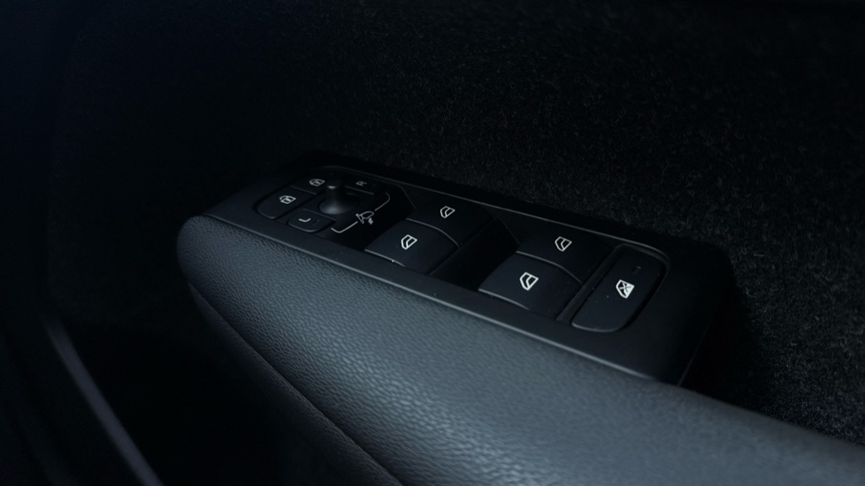 Used Volvo XC40 2021 for sale - 76523527: Photo 27