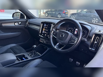 Used Volvo XC40 2021 for sale - 76523527: Photo