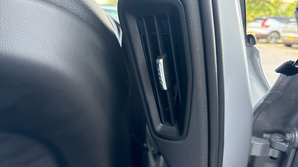 Used Volvo V60 2025 for sale - 77581359: Photo 16