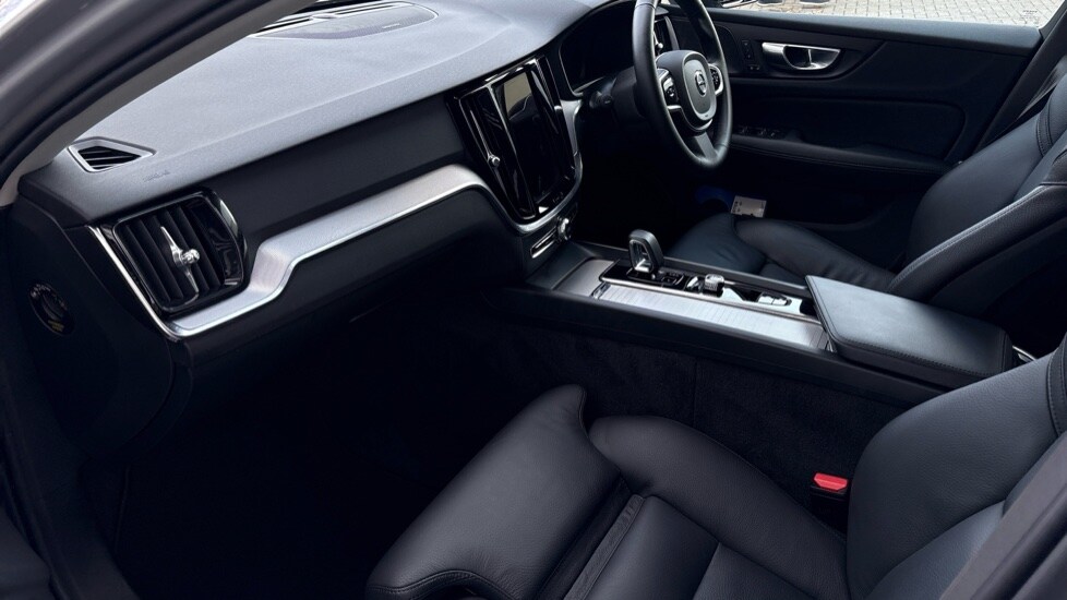 Used Volvo V60 2025 for sale - 77581359: Photo 34