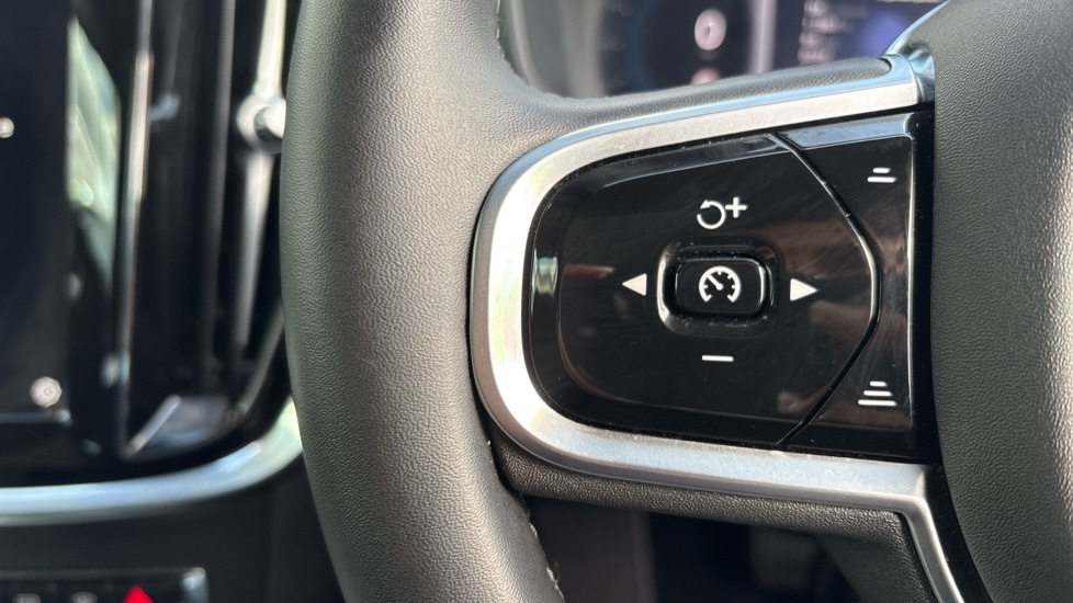 Used Volvo V60 2025 for sale - 77581359: Photo 38