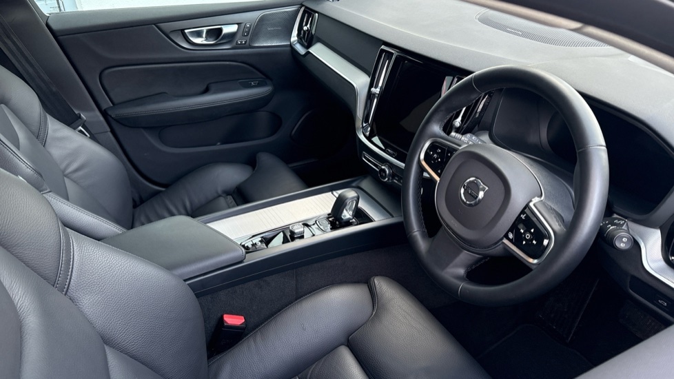 Used Volvo V60 2025 for sale - 77581359: Photo 4