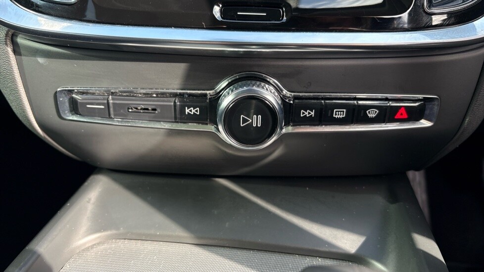 Used Volvo V60 2025 for sale - 77581359: Photo 46