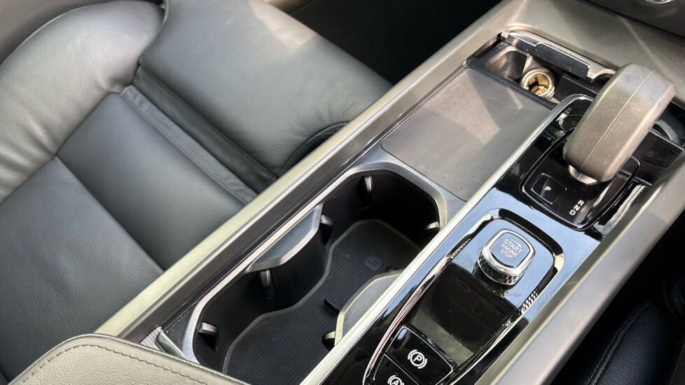 Used Volvo V60 2025 for sale - 77581359: Photo 56