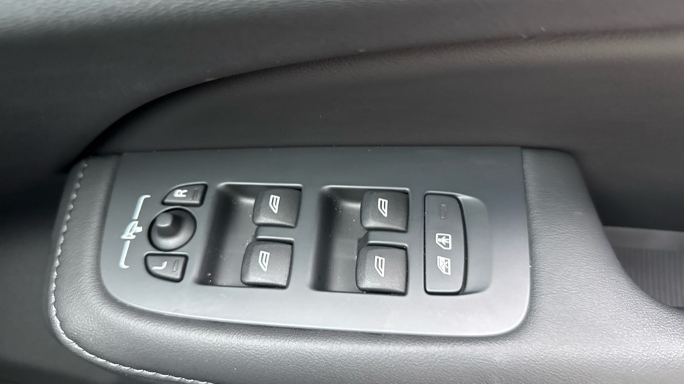 Used Volvo V60 2025 for sale - 76773290: Photo 22