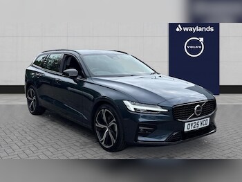 2025 - Plus, B4 Mild hybrid, Petrol, Dark 5-Door