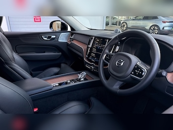 Used Volvo XC60 2024 for sale - 76556836: Photo